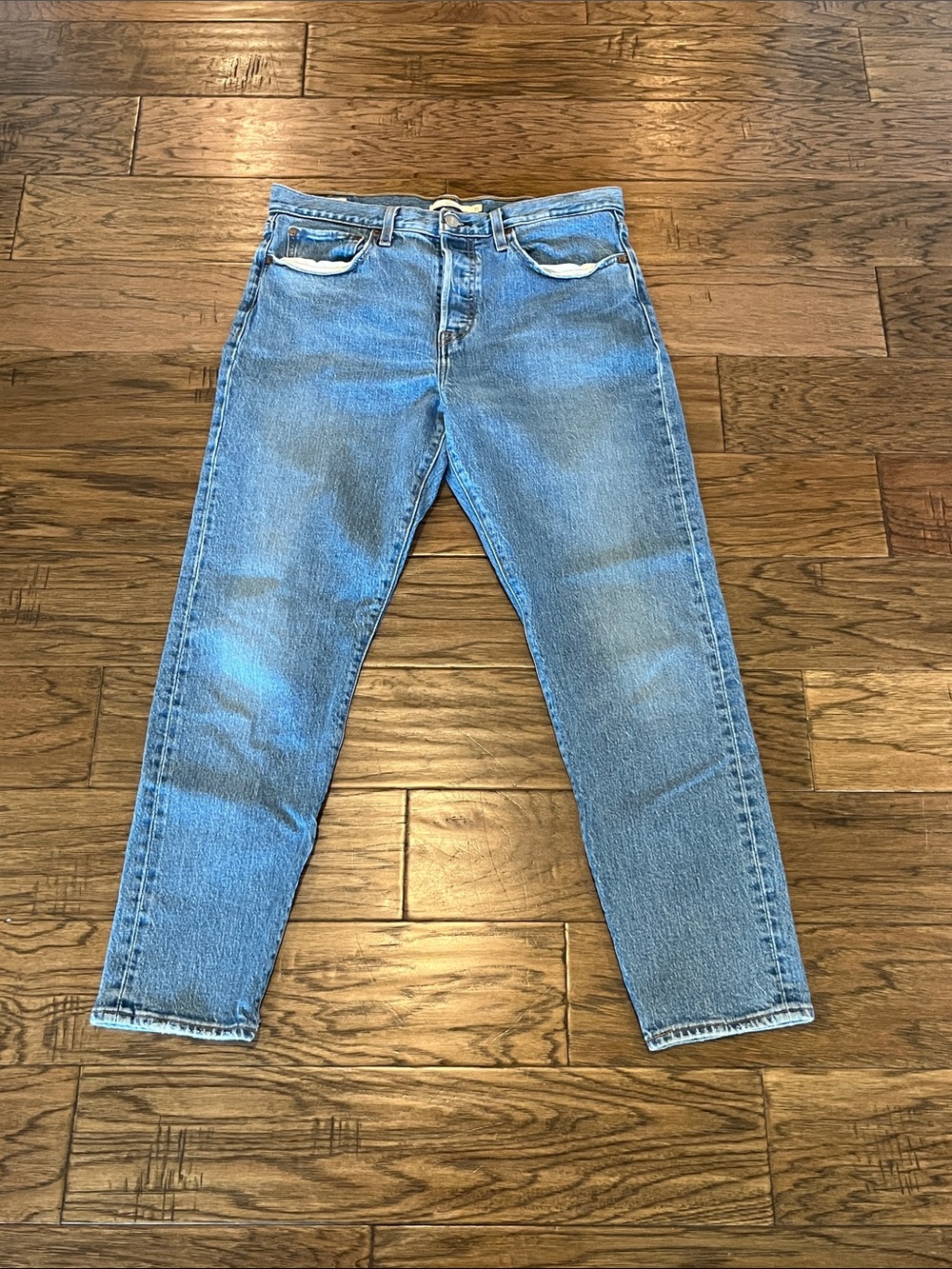 Levi’s Premium Wedgie High Rise Straight Leg Size 31